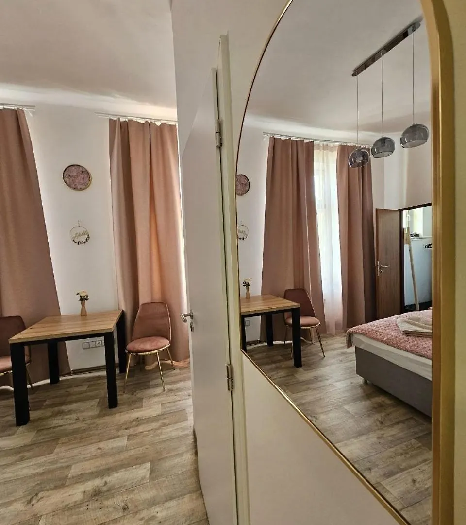 Kompletne Vybavene Studio U Divadla - Wi-Fi Zdarma Pardubice